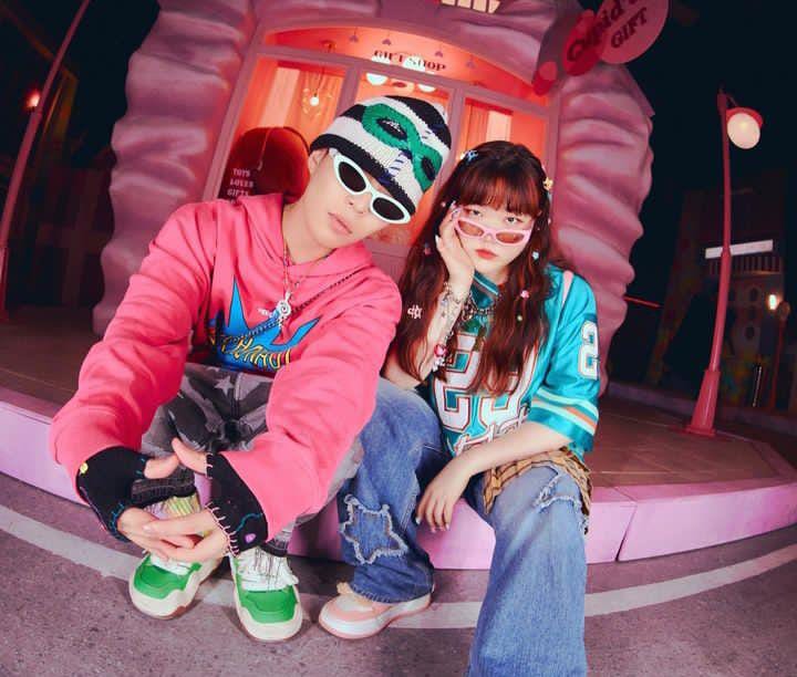 AKMU