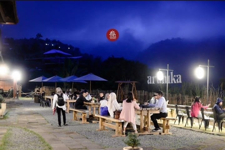 Saran Cafe Tempat Wisata Malam, Arunika Eatery Kuningan Mengambil Konsep Suasana Jepang