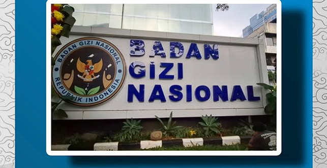 Eks Kepala BGN Dadan Hindayana saat digiring petugas Kejagung usai diperiksa di Jakarta